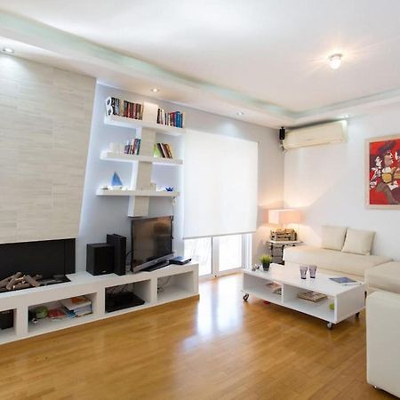One Block From The Sea Family House At Floisvos Apartment Athena Bagian luar foto