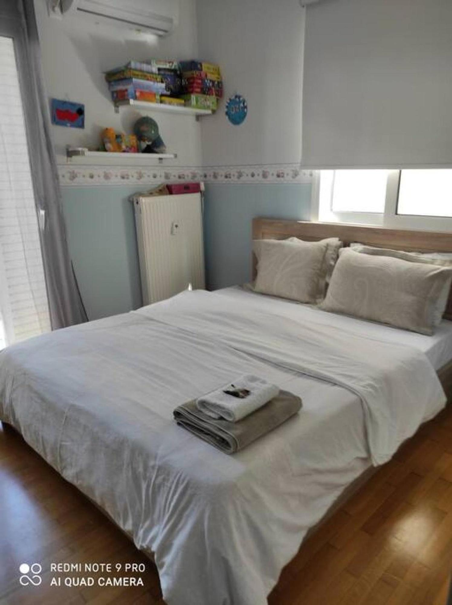 One Block From The Sea Family House At Floisvos Apartment Athena Bagian luar foto