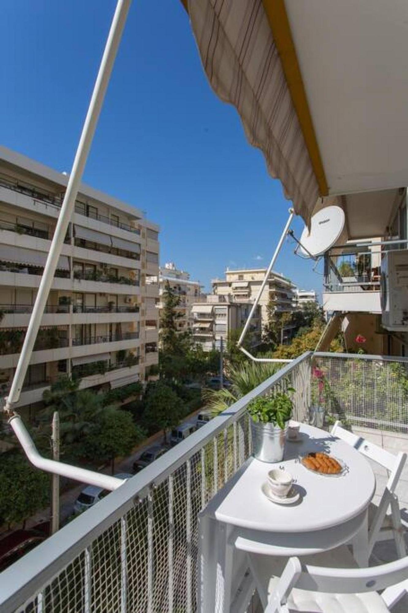 One Block From The Sea Family House At Floisvos Apartment Athena Bagian luar foto