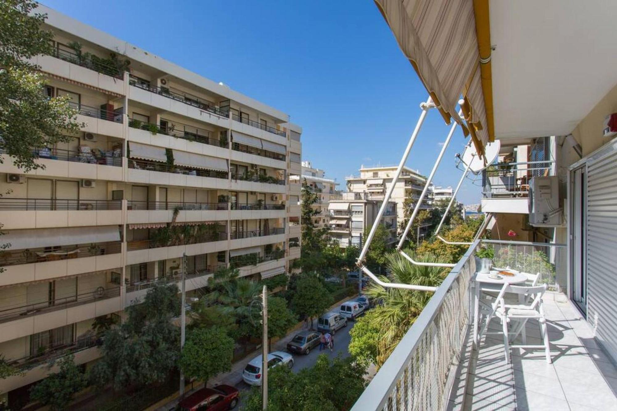 One Block From The Sea Family House At Floisvos Apartment Athena Bagian luar foto