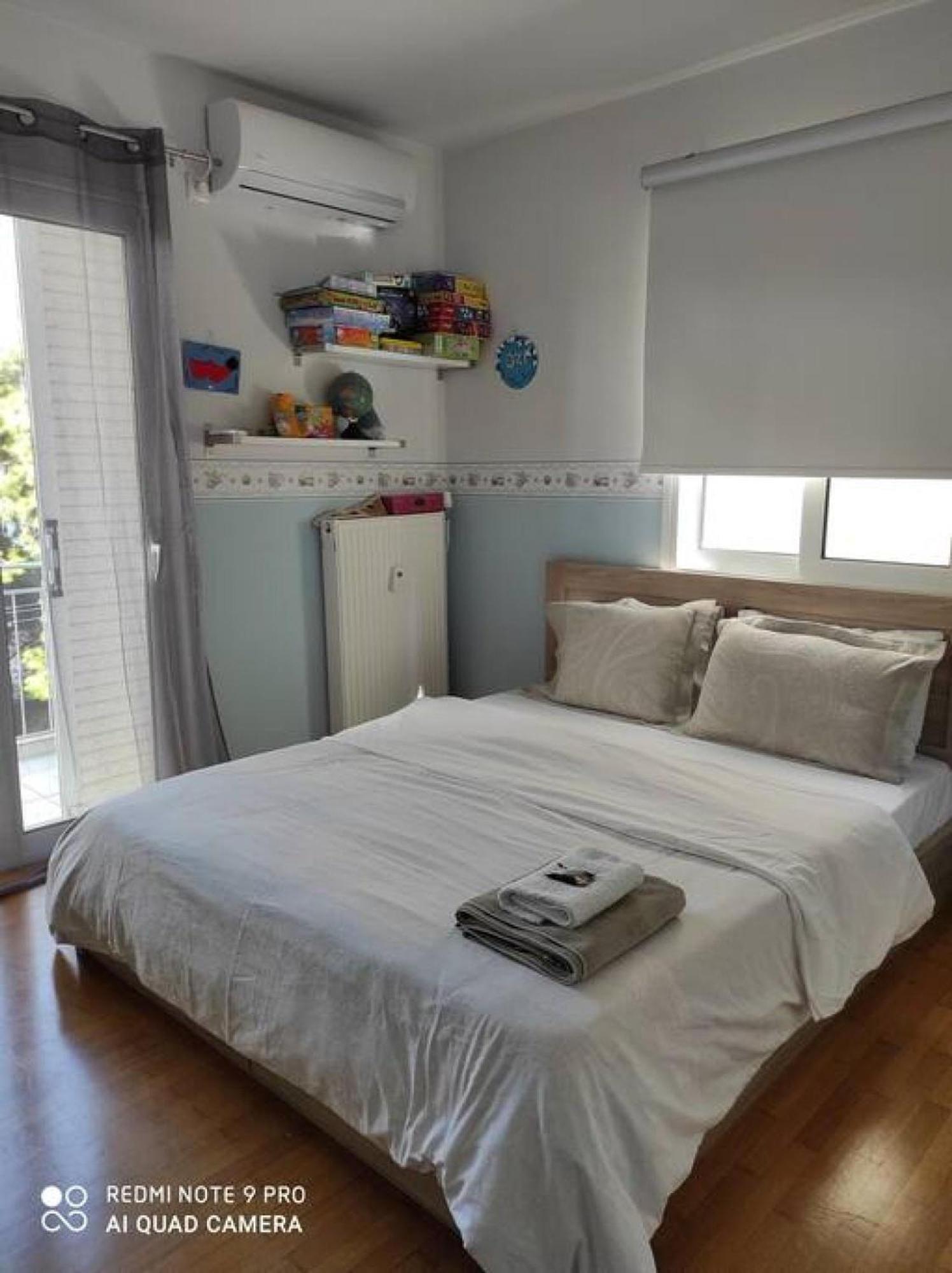 One Block From The Sea Family House At Floisvos Apartment Athena Bagian luar foto